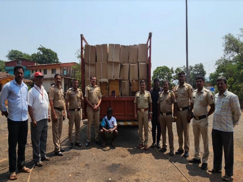 52 lakh worth of illegal liquor seized in Amboli | Sindhudurg: आंबोलीमध्ये अवैध दारूसह ५२ लाखांचा मुद्देमाल जप्त