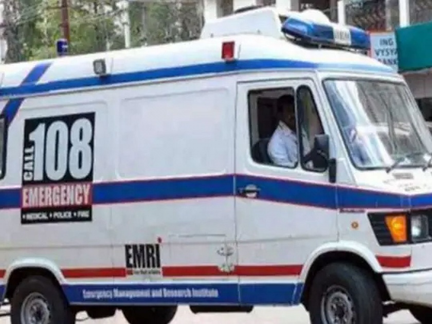 Ambulance abandoned on the way, mother walked 6 km carrying her daughter's body | संतापजनक! वाटेच मध्येच सोडून गेली रुग्णवाहिका, मुलीचा मृतदेह घेऊन ६ किमी चालली आई 