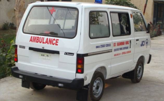 'Oxygen Cylinder' in 'Ambulance' was fatal in Nagpur |  नागपुरात ‘अ‍ॅम्ब्युलन्स’मधील ‘ऑक्सिजन सिलेंडर’ ठरला जीवघेणा