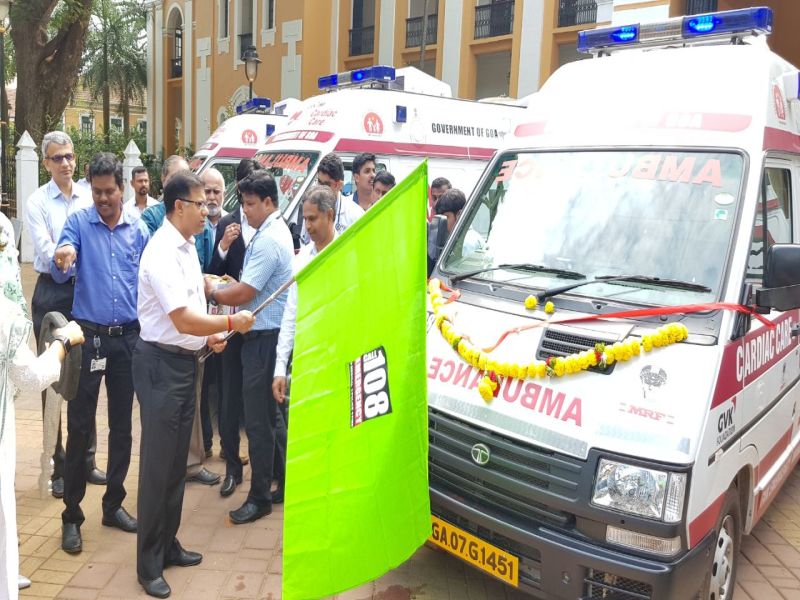 Goa govt launches news Ambulances | गोव्यामध्ये 5 अत्याधुनिक रुग्णवाहिकांचे लोकार्पण