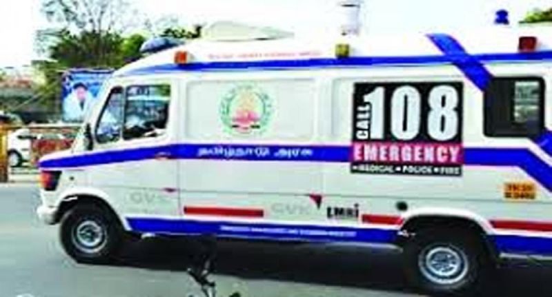 50 percent of ambulance stopped in state in absence of doctors | डॉक्टरांअभावी ५० टक्के १०८ रुग्णवाहिकांना ब्रेक