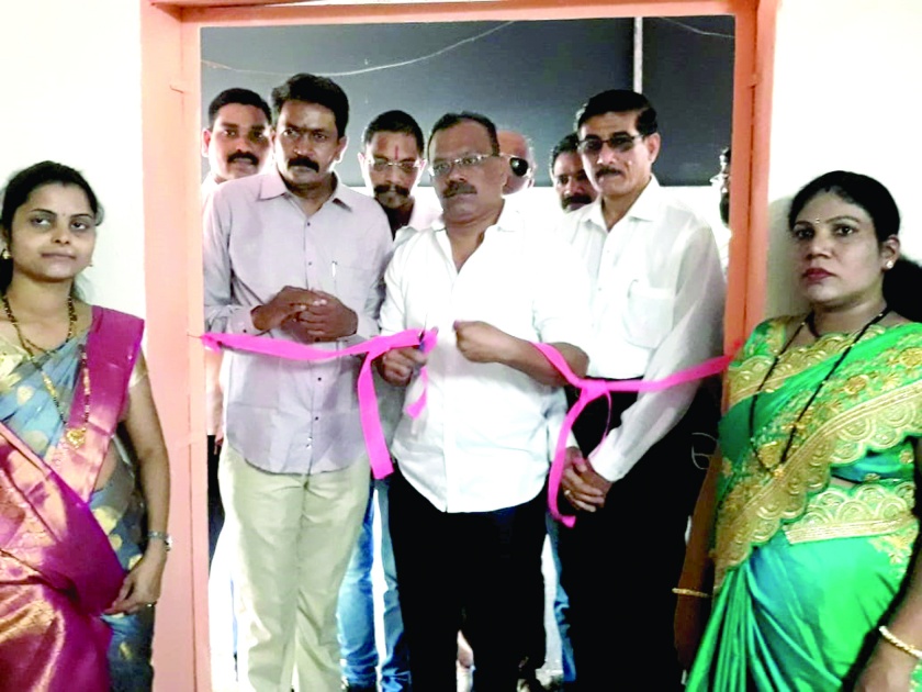 Inauguration of NCP Liaison Office at Vaibhavwadi | वैभववाडीत राष्ट्रवादीच्या संपर्क कार्यालयाचे उद्‌घाटन