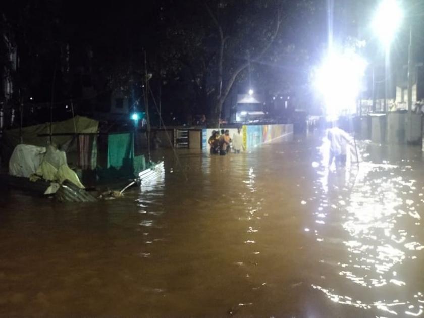 Flood: Varood-Amravati highway closed due to heavy rain. Flood water on the road | Flood: अतिवृष्टीमुळे वरूड-अमरावती महामार्ग बंद. पुराचे पाणी रस्त्यावर 