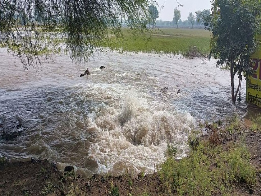Main water channel burst, Amravati-Badnera city water supply will be shut down for four days | अमरावतीकरांनो इकडे लक्ष द्या, आजपासून चार दिवस पाणीपुरवठा राहणार बंद