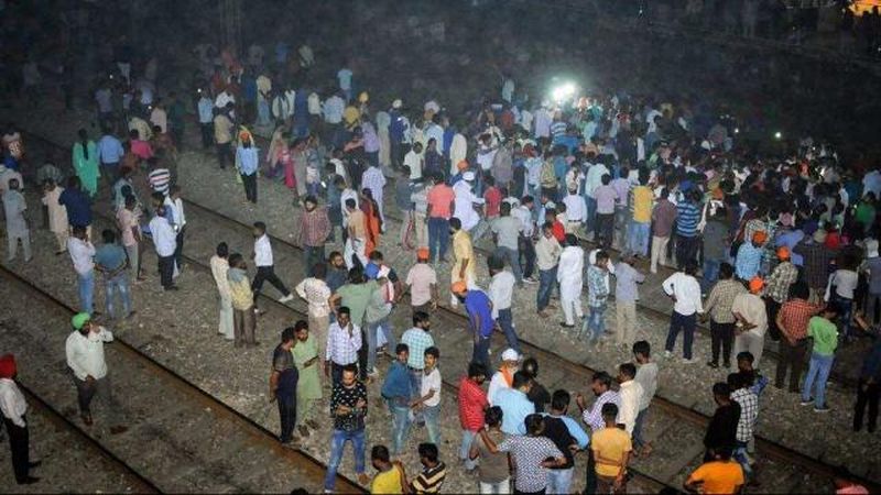 Amritsar train accident : Railways says no one told us about the event | #AmritsarTrainAccident : ... तर दुर्घटना टळली असती; रेल्वे प्रशासनाने केले हात वर!