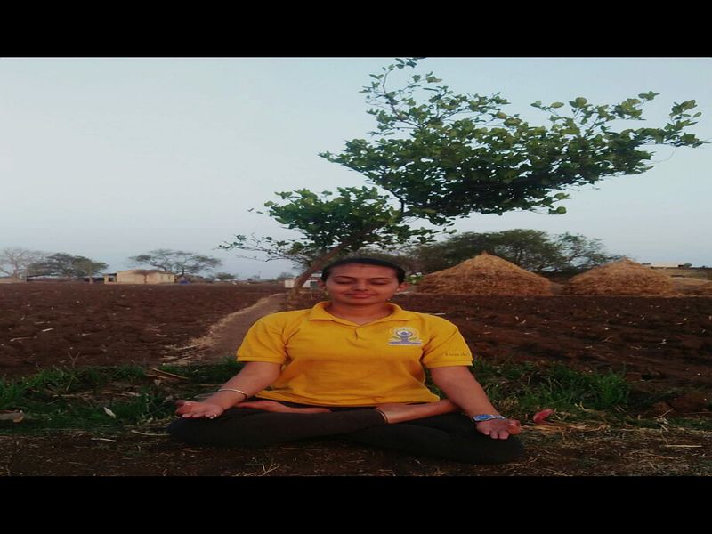 Yoga makes peace with peace with mind! | योगासनामुळे आरोग्याबरोबरच मिळते मन:शांती!