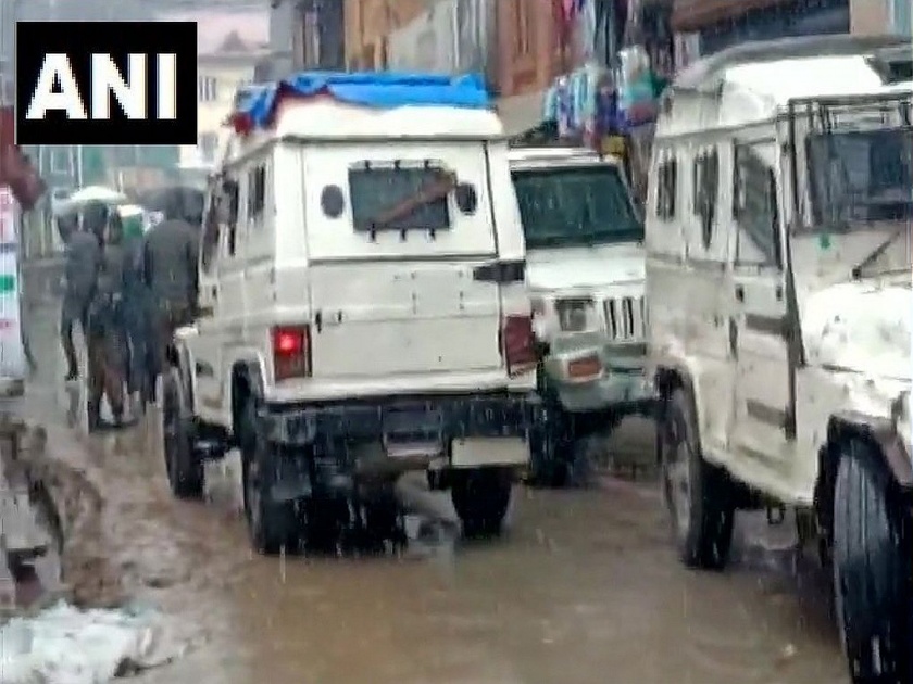 Jammu & Kashmir: Grenade attack outside deputy commissioner's office in Anantnag | Jammu And Kashmir : अनंतनागमध्ये ग्रेनेड हल्ला, 10 जण जखमी 