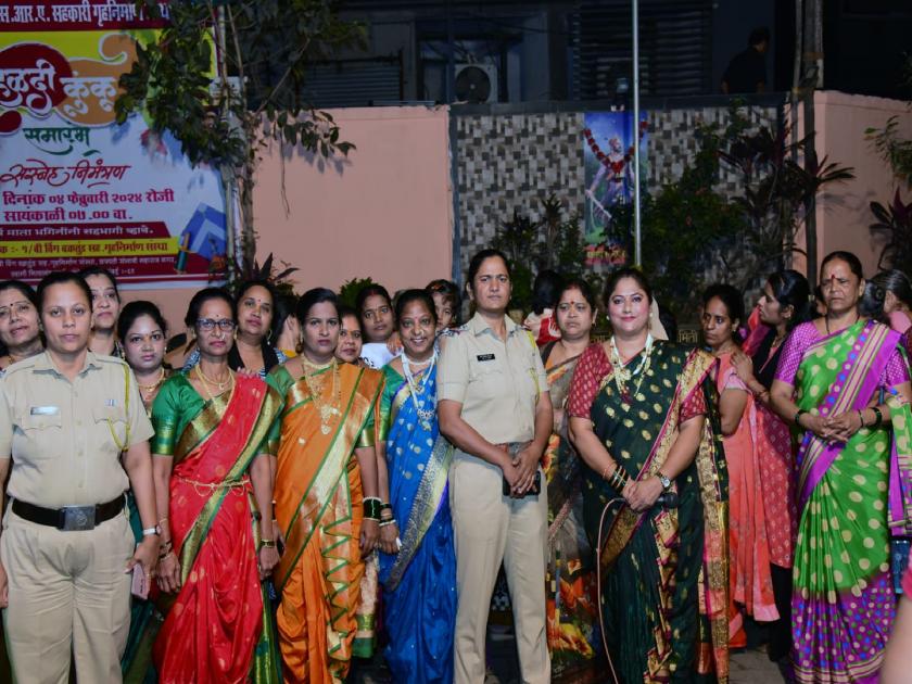 Guidance on safety laws to 350 women by Nirbhaya Squad of Andheri Police Station | अंधेरी पोलिस ठाण्याच्या निर्भया पथकाकडून 350 महिलांना सुरक्षिततेच्या कायद्यांचे मार्गदर्शन