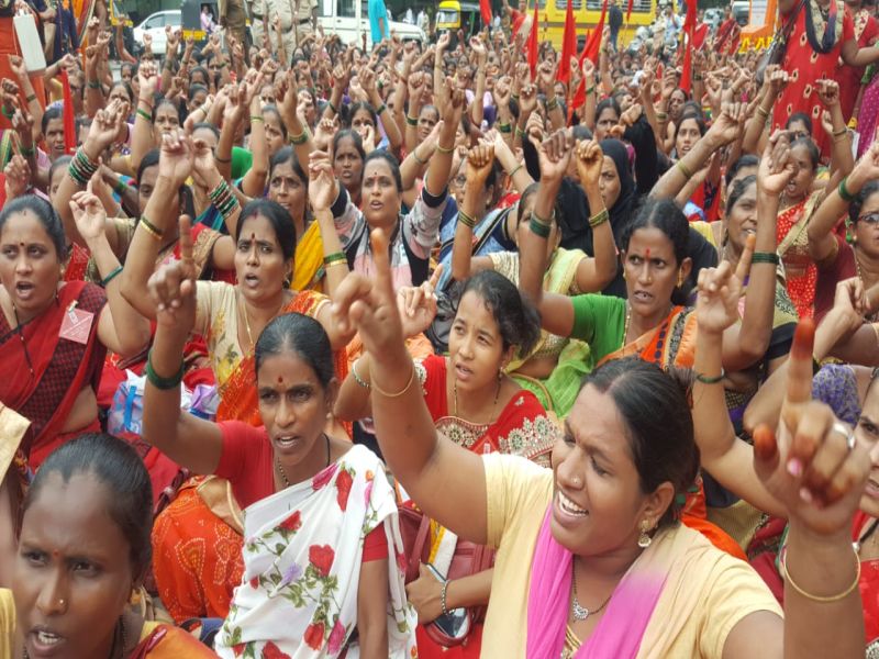Locks for three thousand Anganwadis; Anganwadi workers on strike for pending demands! | तीन हजार अंगणवाड्यांना कुलूप; प्रलंबित मागण्यांसाठी अंगणवाडी सेविका संपावर!