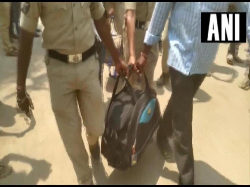 Code of Conduct dissolved! 1 crore worth of bag seized from buses | आचारसंहितेचा भंग! १ कोटी रुपये असलेली बॅग बसमधून जप्त 