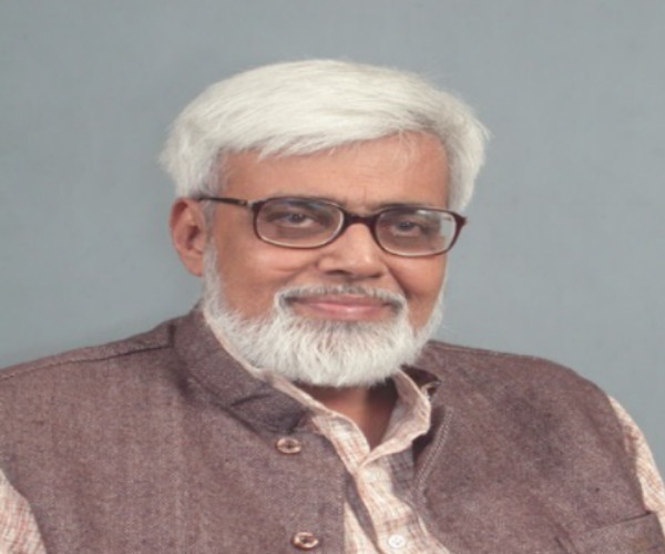 The last message of a talented writer The founder of Muktangan Dr Anil Avchat was death in Pune | प्रतिभावंत लेखकाला अखेरचा निरोप; 'मुक्तांगण' चे संस्थापक डॉ. अनिल अवचट यांच्यावर पुण्यात अंत्यसंस्कार