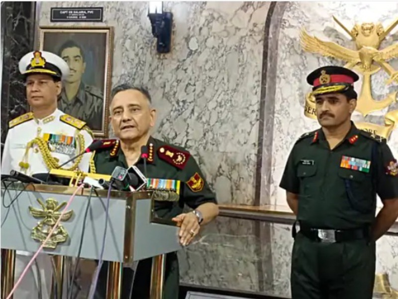 Army is ready to protect India's territory even though it does not want a conflict with China - CDS Anil Chauhan | चीनशी संघर्ष नको असला तरी भारताच्या भूभागाचे रक्षण करण्यास लष्कर सज्ज - सीडीएस अनिल चौहान