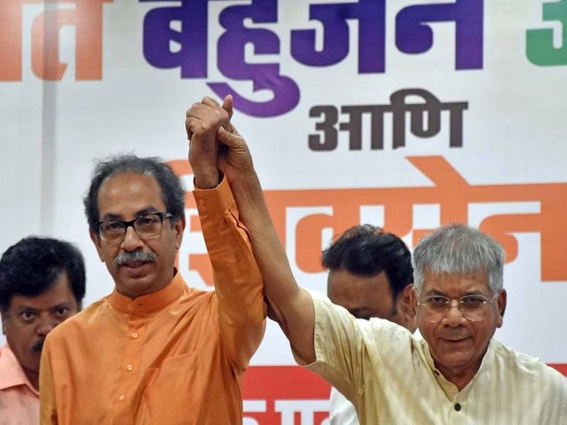 BJP leader Ashish Shelar has criticized the alliance of Uddhav Thackeray and Prakash Ambedkar | भीतीने होणारी पळापळ म्हणजे किंचित-वंचित आघाडी; भाजपाचा उद्धव ठाकरेंवर निशाणा
