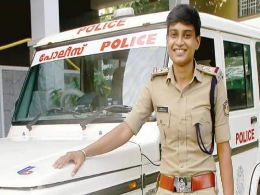 From selling lemonade to joining the police force Kerala woman who won against all odds | Inspirational Story : "जीवनातील परिस्थितीवर रडणं अयोग्य"; लिंबू पाणी विकणारी महिला बनली सब इन्स्पॅक्टर