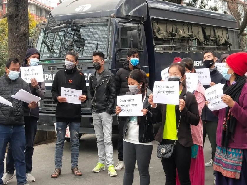 Voices against China continue to rise in Nepal; anti-China protests a daily affair | नेपाळमध्ये चीनविरोधात संतापाचा उद्रेक, लोक रस्त्यावर उतरले; चिनी राजदूताचे फोटो जाळले