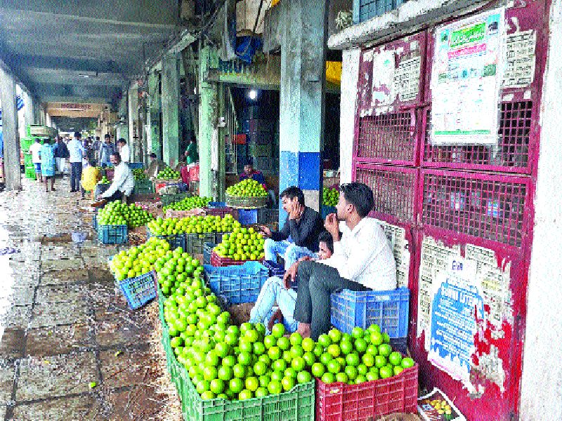  The APMC fruit market news | एपीएमसी फळ मार्केटची झाली धर्मशाळा, परप्रांतीयांची घुसखोरी