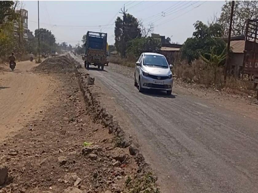 The fourth tender for the stalled road, the work worth 67 crores in four years has gone to 100 crores | रखडलेल्या रस्त्याची चौथ्यांदा निविदा, चार वर्षात ६७ कोटींचे काम गेले शंभर कोटींवर