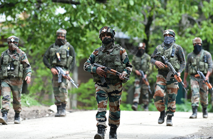 9 militants killed in Kashmir | काश्मिरात ९ अतिरेक्यांचा खात्मा, वर्षभरात ८८ अतिरेक्यांना कंठस्नान