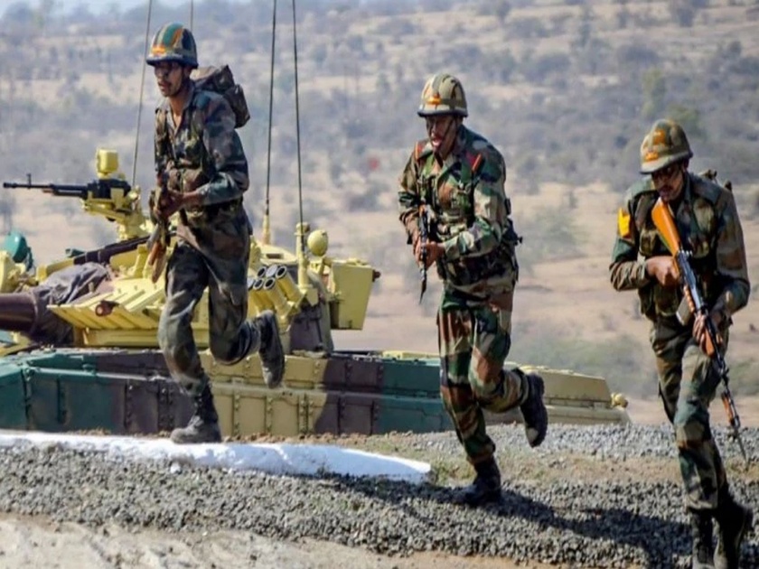 Indian Army and Air Force to carry out joint war games in Arunachal Pradesh along China border | है तय्यार हम! चीनच्या सीमेवर हवाई दल, लष्कर पहिल्यांदाच करणार युद्धाभ्यास