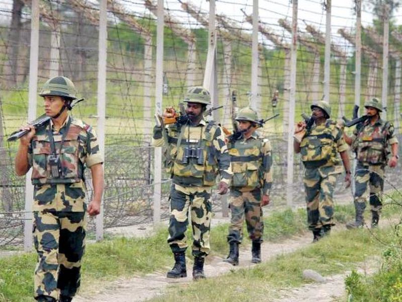 Indian Army plans to cut 1 5 lakh troops in next five years | लष्कराकडून मोठी कपात; येत्या 5 वर्षात दीड लाख जवानांना सेवेतून कमी करणार