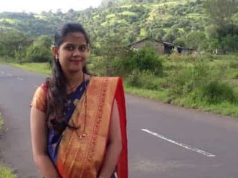 Woman murdered by assassination, attempted suicide even by accused husband in nashik mhsarule police station | पत्नीचा गळा आवळून खून, आरोपी पतीचाही आत्महत्येचा प्रयत्न