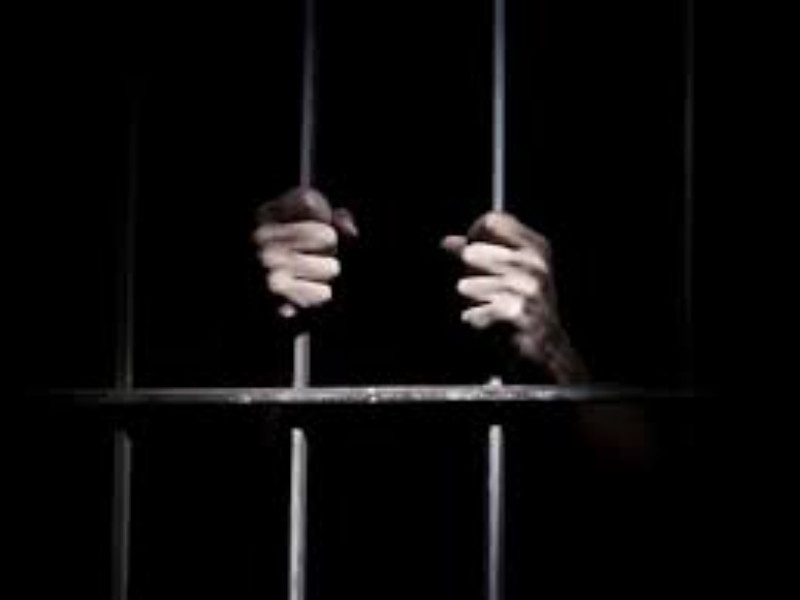 arrested person who break a home Around 50 | घरफोड्या करणारा सराईत गुन्हेगार जेरबंद 