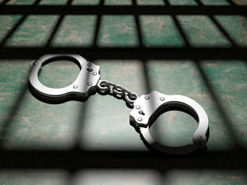 23 person arrested for selling alcohol in the Locdown period at pune city | पुणे शहरात लॉकडाऊनमध्ये मद्य विक्री करणार्‍या २३ जणांना अटक