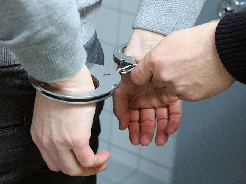 four arrested in hashish smuggling in Thane: drugs worth rupees 18 lac seized | ठाण्यात चरसची तस्करी करणारी चौकडी जेरबंद : १८ लाखांचे चरस हस्तगत