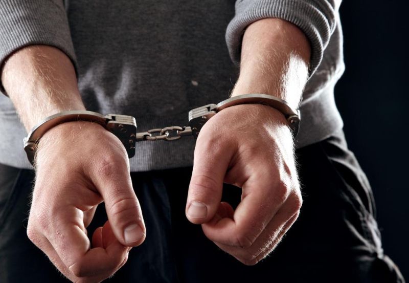 Five men arrested in Pune for naked abuse of young man for money | पैशांसाठी तरुणाची नग्न धिंड काढणाऱ्या पाच जणांना अटक 