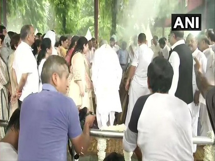 Funeral on Former Union Minister Arun Jaitley at Nigambodh Ghat | माजी केंद्रीय मंत्री अरुण जेटली अनंतात विलीन