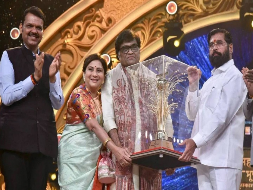 The love of the audience will remain forever; Bhavna by Ashok Saraf; Awarded 'Maharashtra Bhushan Award' | प्रेक्षकांचे प्रेम कायम मनात राहील; अशोक सराफ यांची भावना; ‘महाराष्ट्र भूषण पुरस्कार’ प्रदान