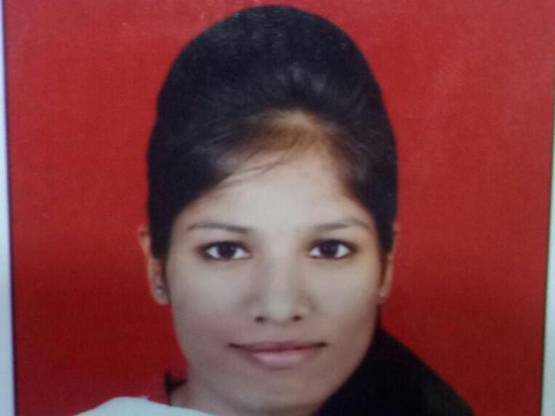Computer Engineer's woman suicide by jumping from passport office building, Mundhva | पासपोर्ट कार्यालयाच्या इमारतीवरुन उडी मारुन संगणक अभियंता तरुणीची आत्महत्या
