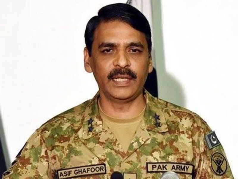 Pakistan Army Takes U Turn Says Only One Indian Pilot Under Its Custody | पाकिस्तानचा यू-टर्न; फक्त एक वैमानिक ताब्यात असल्याचा नवा दावा