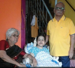 'She' suffers from a lockdown of 3 years, the story of Asmita Marulkar and family | CoronaVirus Lockdown : ‘ती’ सहन करतेय ४२ वर्षांचा लॉकडाऊन, अस्मिता मारुलकर आणि कुटुंबीयांची कहाणी