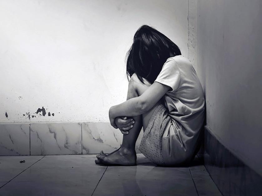 An old man sexually abused a minor girl for a loan of 5 thousand at chhatishgadh | आईनं घेतली ५००० उधारी, मुलीला किंमत चुकवावी लागली; ३ महिन्यांची गर्भवती राहताच..