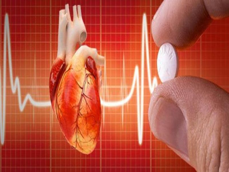 Daily low dose aspirin doesn't reduce heart attack risk in healthy people | अॅस्प्रिनने नाही टाळता येत हार्ट अटॅकचा धोका, 'हे' नुकसानही होतात!