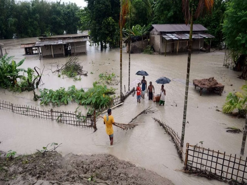 Assam Flood: 444 villages under water, IMD's 5-day 'red alert' | आसाममध्ये महापूर! 444 गावे पाण्यात, IMD चा 5 दिवस 'रेड अलर्ट'