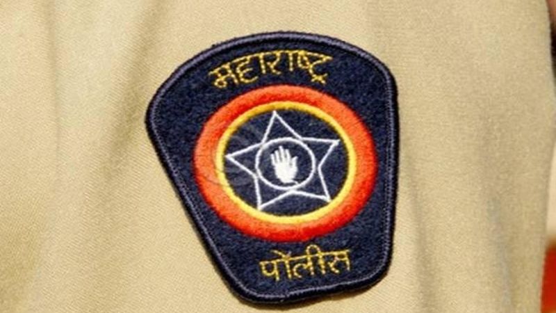 Attack on police in Nagpur due to DJ closure | डीजे बंद केल्याने नागपुरात पोलिसांवर हल्ला