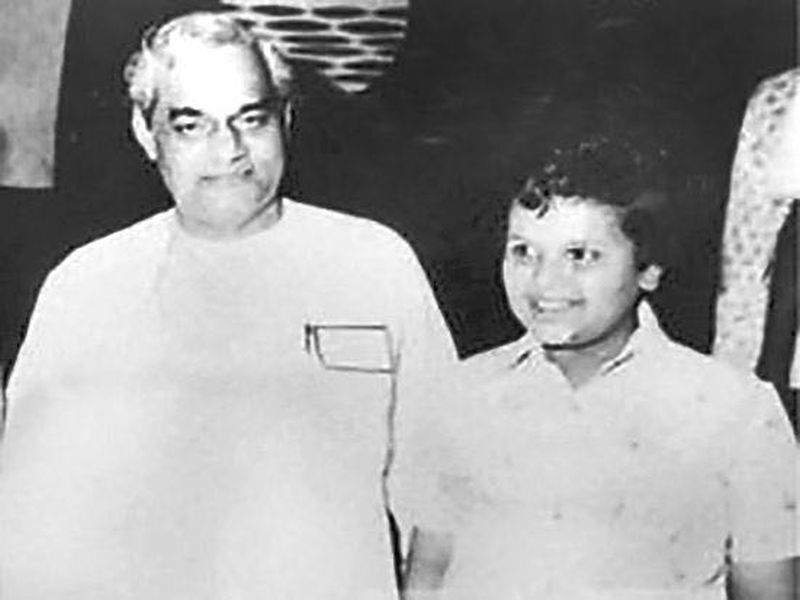 cm devendra fadnavis shares memories of former pm Atal Bihari Vajpayee | Atal Bihari Vajpayee Death: आशीर्वादाचा तो स्पर्श कायम सोबत राहील! मुख्यमंत्री फडणवीस यांनी जागवल्या आठवणी