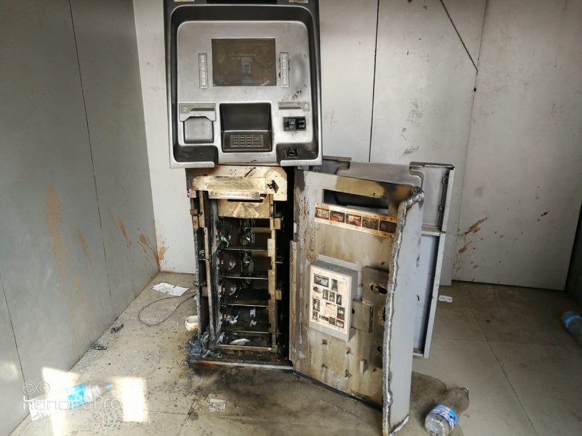 'ATM' was breake at Kenvad! | केनवड येथे ‘एटीएम’ फोडले !