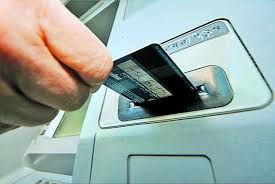 One and a half lakh fraud by changing ATM card | एटीएम कार्ड बदलून दीड लाखांची फसवणूक