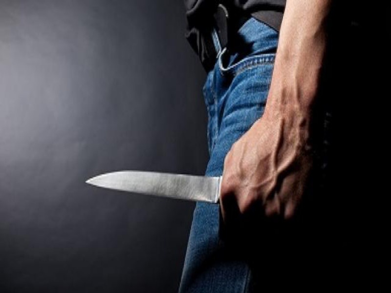 attack by knife in suspicion on girlfriend in pimpri | पिंपरीत संशयाच्या भोवऱ्यात सापडून प्रेयसीवर चाकूने वार