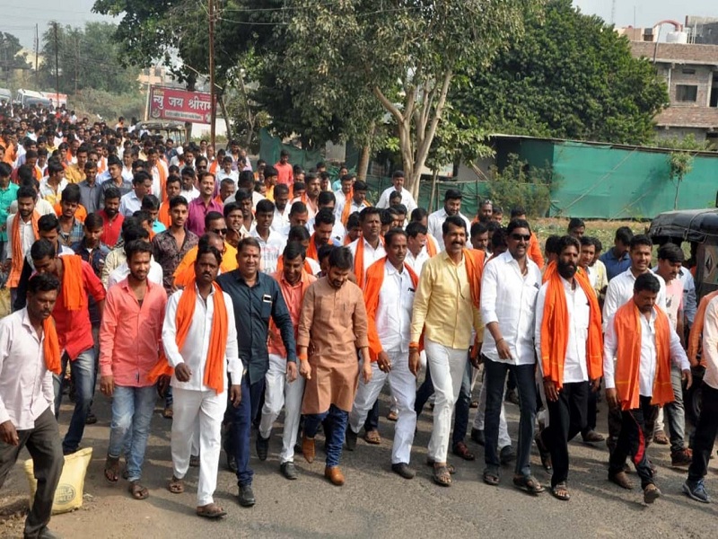 Shiv Sena's morcha against Atrocity on district head in Aundha and Kalamnuri city | जिल्हाप्रमुखावरील अ‍ॅट्रॉसिटीच्या निषेधार्थ शिवसेनेचा औंढा, कळमनुरी शहरात मोर्चा