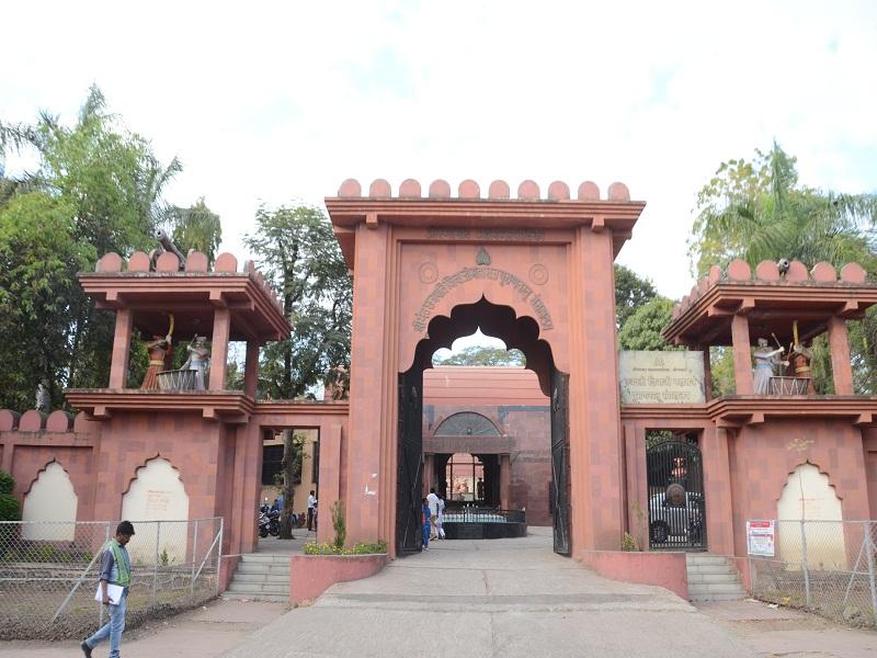 Aurangabad Shivaji Maharaj Museum is in bad condition | औरंगाबाद शिवाजी महाराज पुराणवस्तू संग्रहालयाची ‘श्रीमंती’ रयाला