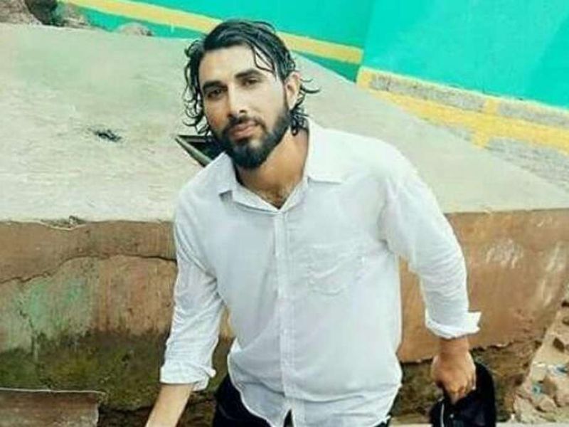 martyr aurangzeb father will be join bjp | शहीद औरंगजेबचे वडील भाजपामध्ये होणार सहभागी, मोदींच्या उपस्थितीत करणार प्रवेश