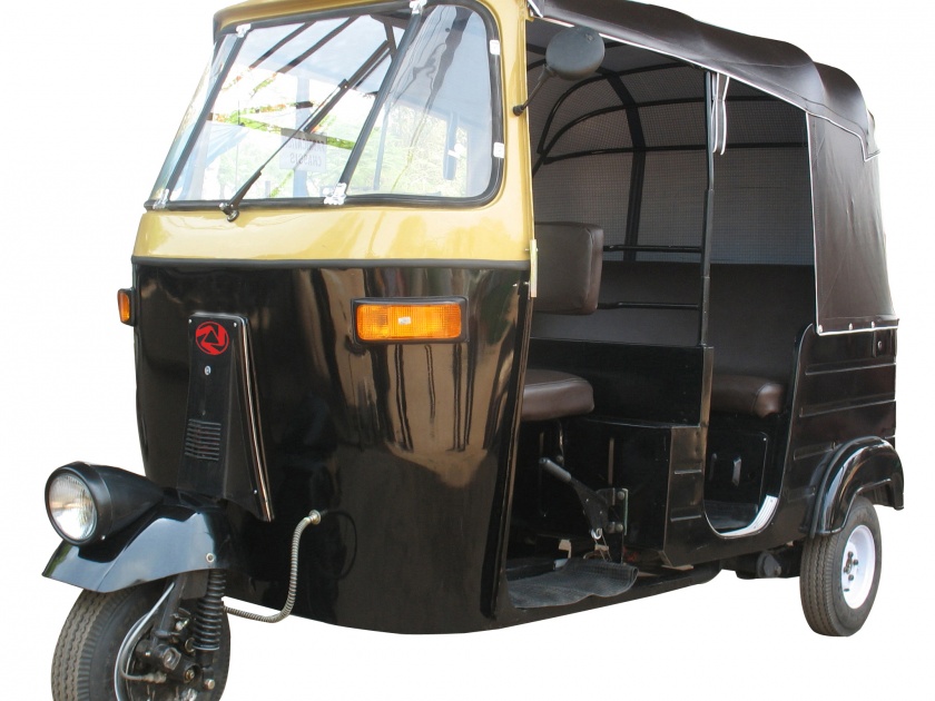 The age limit for licensed autorickshaws is 20 years | परवानाधारक ऑटोरिक्षांची वयोमर्यादा २० वर्षे