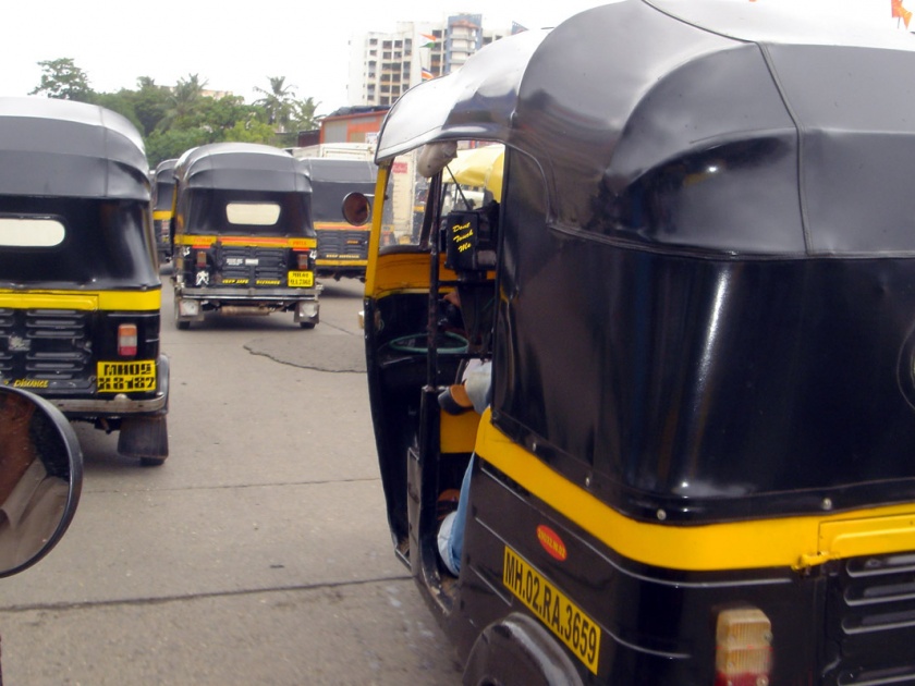  Increasing number of vacancies in Panvel; About 3,000 rickshaws in the taluka | पनवेलमध्ये रिक्षांच्या वाढत्या संख्येचा ताप; तालुक्यात जवळपास १४ हजार रिक्षा