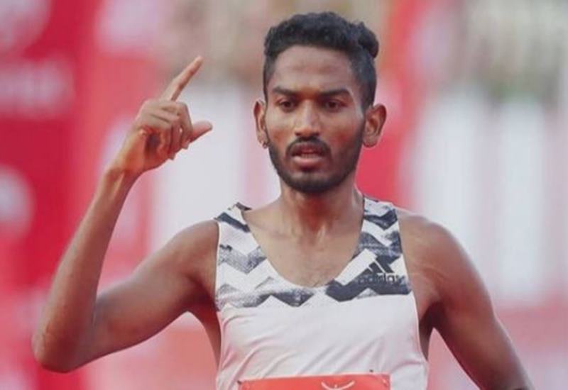 This boy is sure to make it to the Olympics! Beed's indestructible 'gold', dhananjay munde praises avinash sabale athlet | 'हा' मुलगा ऑलिंपिकमध्ये नाव काढणार हे नक्की ! बीडच्या अविनाशची 'सुवर्ण'कमाई