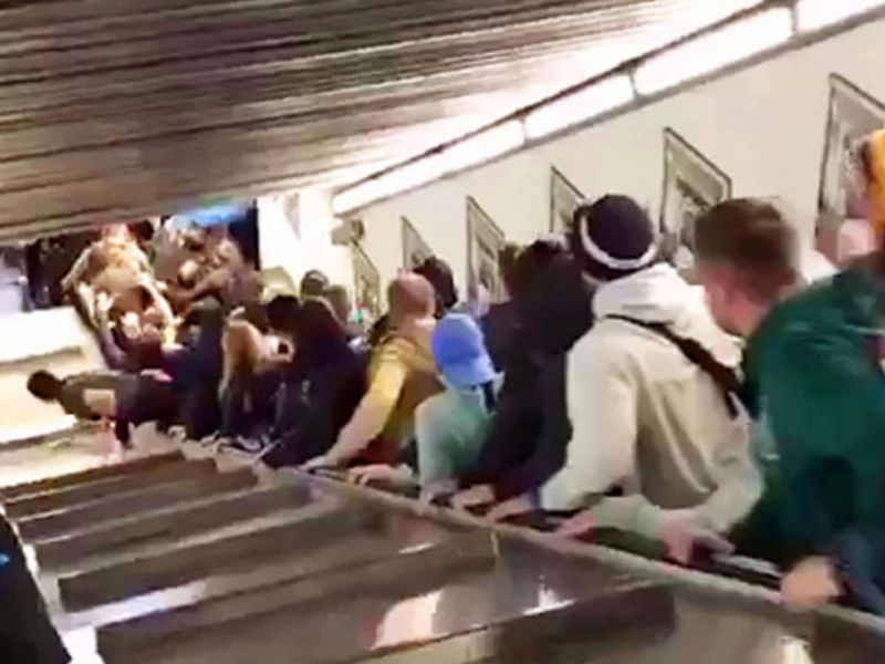 Video : Dozens injured after escalator speeds out of control crashing people in Rome | Video : लोक उभे असलेला सरकता जीना तुटला आणि....