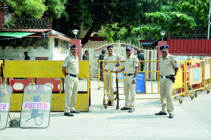 Ayodhya Verdict : Community policing useful , CP to PC since morning on roadin Nagpur | Ayodhya Verdict :कम्युनिटी पुलिसिंग कामी आली, नागपुरात सीपी टू पीसी सकाळपासून रस्त्यावर